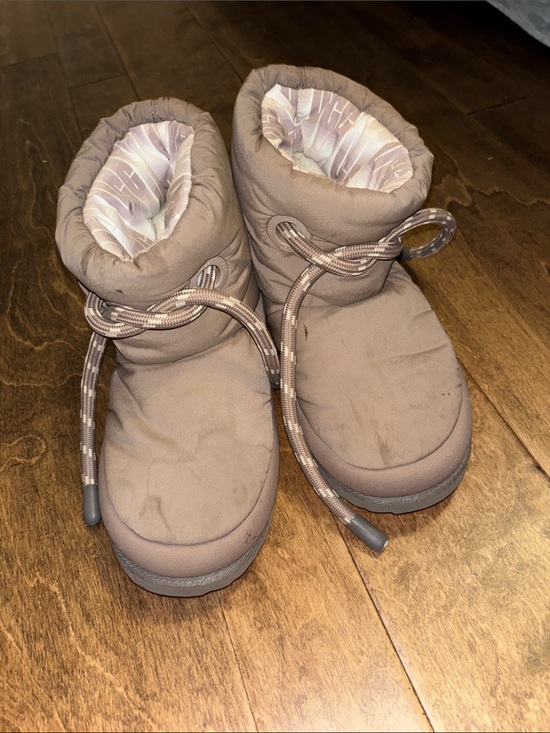 UGG Other - UGG Boots in Taupe